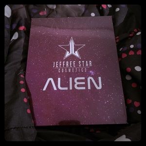 Jeffree Star Cosmetics Alien Palette!!